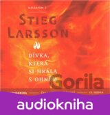 Dívka, která si hrála s ohněm