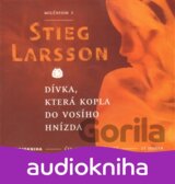 Dívka, která kopla do vosího hnízda
