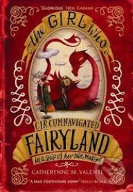 Kniha: The Girl Who Circumnavigated Fairyland in a Ship of Her Own Making (Catherynne M. Valente). Little, Brown, 2013 Kniha: The Girl Who Circumnavigated Fairyland in a Ship of Her Own Making (Catherynne M. Valente). Little, Brown, 2013