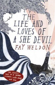 Kniha: The Life and Loves of a she Devil (Fay Weldon). Sceptre, 1995 Kniha: The Life and Loves of a she Devil (Fay Weldon). Sceptre, 1995