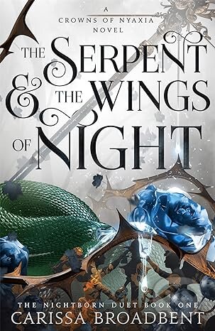 Kniha: The Serpent and the Wings of Night (Carissa Broadbent). Bloom Books, 2023 Kniha: The Serpent and the Wings of Night (Carissa Broadbent). Bloom Books, 2023