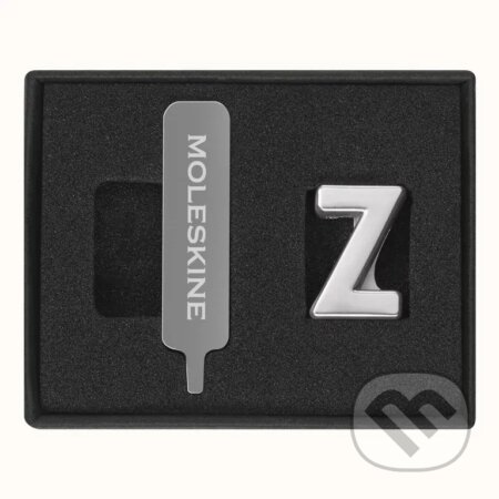 Moleskine - ozdoba na zápisník – písmeno Z (Moleskine). Moleskine, 2024 Moleskine - ozdoba na zápisník – písmeno Z (Moleskine). Moleskine, 2024
