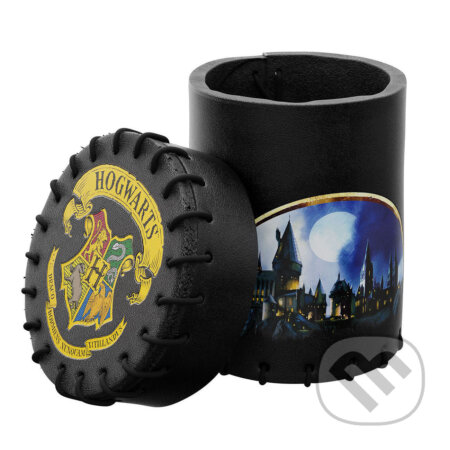 Kelímok na kocky Harry Potter - Rokfort (Q-workshop). Q-workshop, 2025 Kelímok na kocky Harry Potter - Rokfort (Q-workshop). Q-workshop, 2025