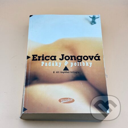 Kniha: Padáky a polibky (Erica Jongová). Votobia Kniha: Padáky a polibky (Erica Jongová). Votobia