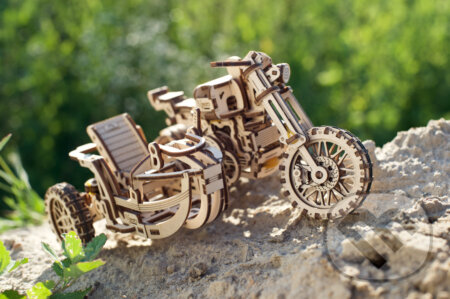 Společenská hra: Scrambler UGR-10 – sajdka (UGEARS). UGEARS, 2020 Společenská hra: Scrambler UGR-10 – sajdka (UGEARS). UGEARS, 2020
