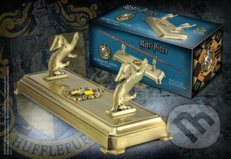 Stojan na kouzelnickou hůlku Harry Potter - motiv Mrzimor (Noble Collection). Noble Collection, 2021 Stojan na kouzelnickou hůlku Harry Potter - motiv Mrzimor (Noble Collection). Noble Collection, 2021