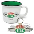 Hrnček a kľúčenka Friends - Central Perk (Pyramid International). Pyramid International, 2022 Hrnček a kľúčenka Friends - Central Perk (Pyramid International). Pyramid International, 2022