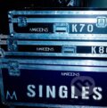 Hudební CD: Maroon 5: Singles Collection (Universal Music). Universal Music, 2015 Hudební CD: Maroon 5: Singles Collection (Universal Music). Universal Music, 2015
