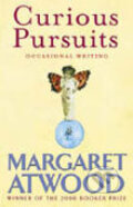 Kniha: Curious Pursuits (Margaret Atwood). Virago, 2006 Kniha: Curious Pursuits (Margaret Atwood). Virago, 2006