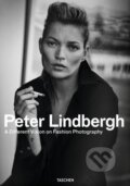 Kniha: A Different Vision on Fashion Photography (Peter Lindbergh a Thierry-Maxime Loriot). Taschen, 2016 Kniha: A Different Vision on Fashion Photography (Peter Lindbergh a Thierry-Maxime Loriot). Taschen, 2016