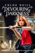 Kniha: Devouring Darkness (Chloe Neill). Gollancz, 2022 Kniha: Devouring Darkness (Chloe Neill). Gollancz, 2022