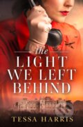 Kniha: The Light We Left Behind, 2022 Kniha: The Light We Left Behind, 2022