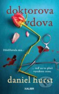 Kniha: Doktorova vdova (Daniel Hurst). Kalibr, 2025 Kniha: Doktorova vdova (Daniel Hurst). Kalibr, 2025