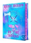 Kniha: By the Horns (Ruby Dixon). Penguin Putnam Inc, 2025 Kniha: By the Horns (Ruby Dixon). Penguin Putnam Inc, 2025
