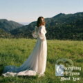 Hudební CD: Laufey: Everything I Know About Love LP (Mystic Production). Mystic Production, 2025 Hudební CD: Laufey: Everything I Know About Love LP (Mystic Production). Mystic Production, 2025