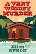 Kniha: A Very Woodsy Murder (Ellen Byron). Kensington Publishing Corporation, 2025 Kniha: A Very Woodsy Murder (Ellen Byron). Kensington Publishing Corporation, 2025