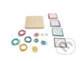Spoločenská hra: Geoboard - motorická hra (BS Toys). BS Toys, 2026 Spoločenská hra: Geoboard - motorická hra (BS Toys). BS Toys, 2026