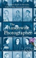 Kniha: The Auschwitz Photographer (Luca Crippa a Maurizio Onnis). Transworld, 2021 Kniha: The Auschwitz Photographer (Luca Crippa a Maurizio Onnis). Transworld, 2021