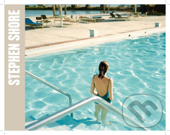 Kniha: Stephen Shore: Survey (Horacio Fernandez, Marta Daho, Sandra Phillips a Stephen Shore). Aperture, 2014 Kniha: Stephen Shore: Survey (Horacio Fernandez, Marta Daho, Sandra Phillips a Stephen Shore). Aperture, 2014
