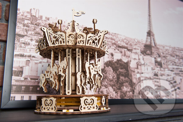 Společenská hra: Carousel / Kolotoč (UGEARS). UGEARS, 2020 Společenská hra: Carousel / Kolotoč (UGEARS). UGEARS, 2020