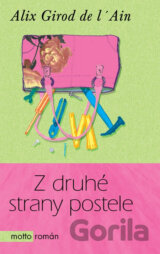 Z druhé strany postele
