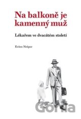 Na balkoně je kamenný muž