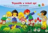Trpaslík v trávě spí