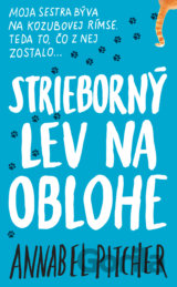 Strieborný lev na oblohe