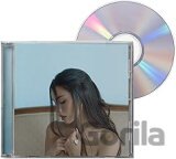 Madison Beer:  Locket