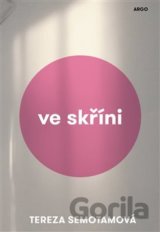Ve skříni