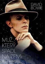 Muž, který spadl na zem
