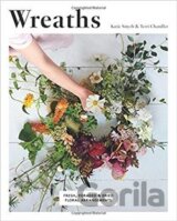 Wreaths: Fresh, Foraged and Dried Floral Arrangements