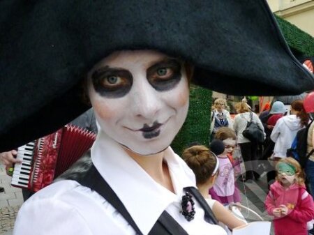 Divadelní svět / Theatre World - Bohdan Holomíček - kniha z kategorie Umění, design a architektura