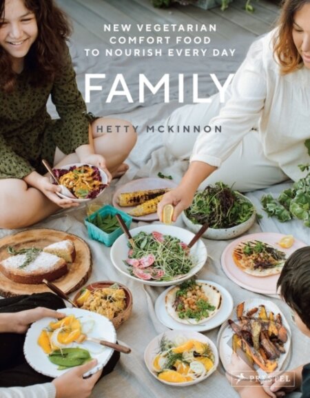 Kniha: Family: New Vegetarian Comfort Food to Nourish Every Day (Hetty Mckinnon). Prestel, 2018