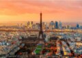 Puzzle: Eiffel Tower, Paris, France (Bluebird). Bluebird, 2022