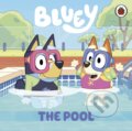 Kniha: Bluey: The Pool (Bluey). Ladybird Books, 2022