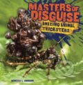 Kniha: Masters of Disguise (Rebecca L. Johnson). Lerner Publishing Group, 2022