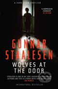 Kniha: Wolves at the Door (Gunnar Staalesen). Orenda Books, 2019