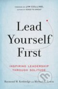 Kniha: Lead Yourself First (Michael S. Erwin a Raymond M. Kethledge). Bloomsbury, 2019