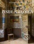 Kniha: Inside Mallorca (Ricardo Labougle). Vendome Press, 2026