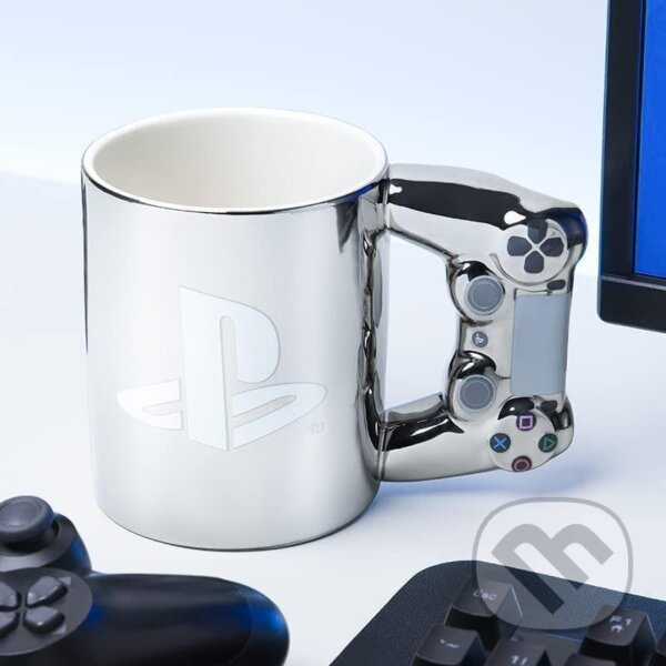 Levně Hrnček 3D Playstation PS4 - strieborný