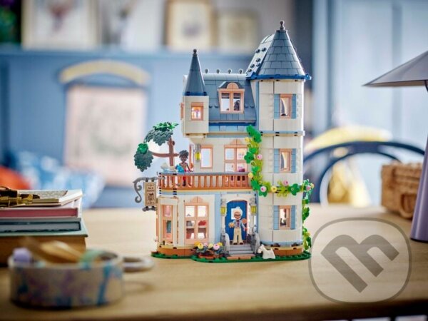 Spoločenská hra: LEGO® Friends 42638 Hotel na zámku (LEGO). LEGO, 2024