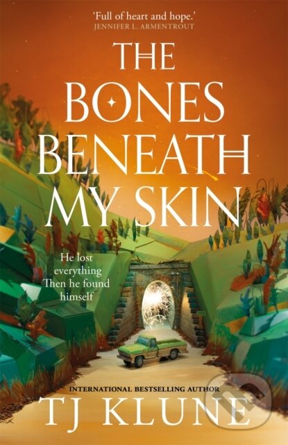 Levně The Bones Beneath My Skin - T J Klune - kniha z kategorie Beletria