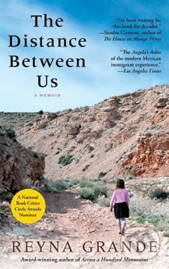 Kniha: The Distance Between Us (Reyna Grande). Washington Square Press, 2013